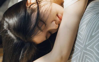 Phụ nữ thường nhầm tưởng nếu trao những thứ quý giá nhất này cho chồng sẽ được anh ấy yêu, mà không biết mình đang tự hủy hoại bản thân