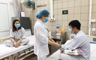 2 vợ chồng cấp cứu chống độc sau khi xông tinh dầu đuổi muỗi
