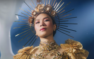 Chỉ bằng 1 bộ đồ mà Mỹ Tâm kéo mood người xem về... thì quá khứ đơn, máy thời gian của Doraemon không có tuổi!