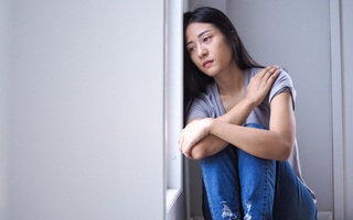 Ruột gan tôi nóng như lửa đốt khi biết danh phận người đàn ông về nhà cùng em trai lúc nửa đêm