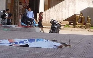 Nhậu say, chém chết vợ con rồi nhảy lầu tự tử