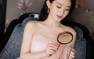 Cùng ngắm Triệu Lệ Dĩnh và 7749 tạo dáng "giả trân" khi quảng cáo trang sức
