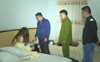 Lễ tân nhà nghỉ môi giới cho U40 bán dâm cùng lúc 2 người đàn ông