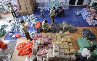 Tổng tấn công 8 kho hàng, thu giữ hàng trăm nghìn sản phẩm không rõ nguồn gốc