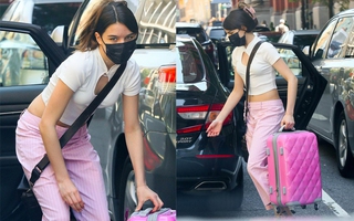 Ở tuổi 15, Suri Cruise tiếp tục gây chú ý khi khoe eo thon chân dài trên phố