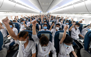 300 giảng viên và sinh viên Hải Dương cấp tốc lên đường vào TP.HCM hỗ trợ chống dịch