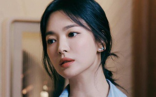 Loạt sao Kbiz "chốt đơn" đại sứ hàng hiệu khủng: Lisa hay Rosé vẫn không thể "khủng" bằng minh tinh này!