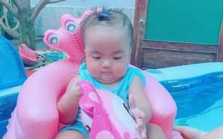 Con gái Mạc Văn Khoa ngày càng kháu khỉnh, đặc biệt là cặp má bánh bao siêu dễ thương