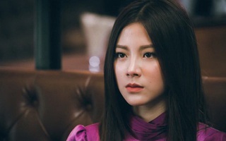 Vừa đi làm về chưa kịp xuống xe tôi đã bị bố chồng hất nguyên chậu nước vào người, nguyên nhân thật nực cười!