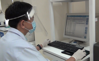 Bệnh viện Chợ Rẫy ở TP.HCM triển khai xét nghiệm định lượng kháng thể sau tiêm vắc xin phòng COVID-19