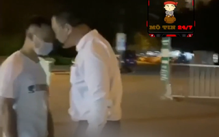"Tiến sĩ" chửi bới, thách cán bộ trực chốt "bắt đi" là Giám đốc một công ty Hà Nội