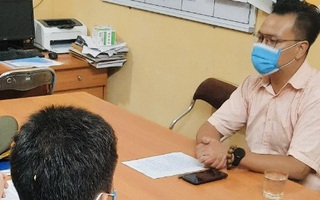 "Tiến sĩ chửi cán bộ trực chốt kiểm soát" tự ký giấy đi đường cho mình
