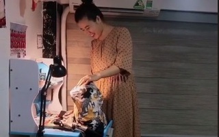 Cú lừa ngoạn mục nhất năm của học sinh tiểu học: Dòm sơ sơ tưởng ngồi học ngoan, 5 giây sau phụ huynh bật ngửa