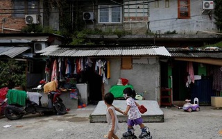 Đại dịch Covid-19 đang tạo ra một thế hệ trẻ em mồ côi tại Indonesia
