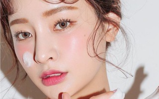 Trời mưa to, lại chỉ ngồi trong nhà, tôi có cần phải bôi kem chống nắng không?