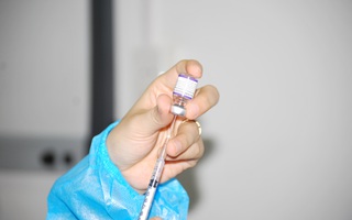 Bộ Y tế: Người lao động tiêm đủ liều vắc xin và khỏi bệnh COVID-19 không cần xét nghiệm