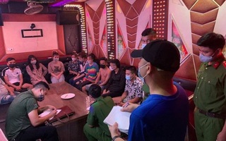 10 thanh niên Hà Nội lén tụ tập 'bay lắc' trong quán karaoke giữa lúc chống dịch căng thẳng