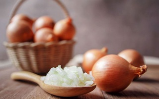 Hành tây được mệnh danh là "nữ hoàng của các loại rau" nhưng cảnh báo: Ăn hành với những thực phẩm này rất dễ sinh bệnh