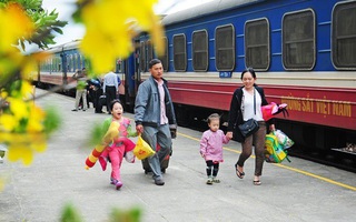 Bắt con lựa chọn "về nội hay ngoại ăn Tết", câu trả lời của bé gái khiến bố mẹ phải xấu hổ, lập tức xin lỗi con