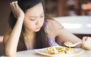 Khi tế bào ung thư xuất hiện trong ruột, sau khi ăn cơ thể sẽ thường xuyên xuất hiện 4 hiện tượng này, cần đặc biệt chú ý