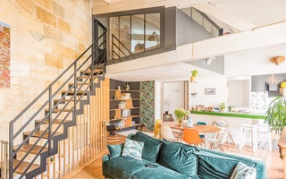 Căn hộ 30m² nhưng nhờ tận dùng trần cao để thiết kế thêm gác xép đã tăng được gấp đôi diện tích sử dụng