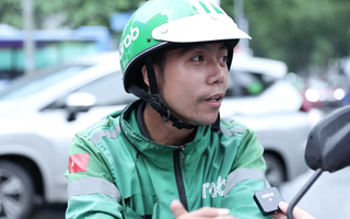 Shipper ở TP.HCM lao đao vì thiếu xăng