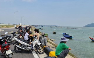 Bé trai 5 tuổi rơi xuống sông tử vong khi đi thả lưới cùng bố mẹ