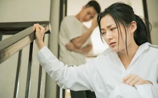 Vợ muốn bán vàng cưới để khởi nghiệp, nào ngờ chồng đòi trả về nhà ngoại