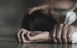 Ngủ nhờ nhà hàng xóm, bé gái 12 tuổi bị xâm hại nhiều lần