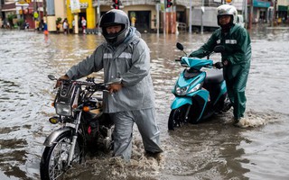 Năm lần đổ bộ đất liền, bão Nalgae quần Philippines tơi tả