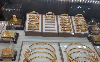 Giá vàng nhẫn tròn trơn vụt tăng hơn nửa triệu đồng/lượng