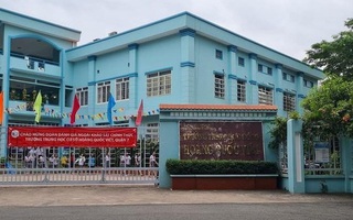Phụ huynh không đóng phí sử dụng dịch vụ tin nhắn điện tử, phải làm đơn?
