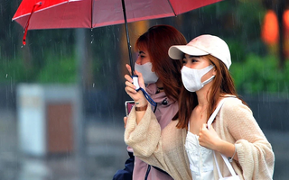 Chịu ảnh hưởng không khí lạnh, Bắc và Trung Bộ mưa lớn, biển Đông khả năng đón áp thấp nhiệt đới