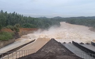Hồ thủy lợi lớn nhất Nghệ An bị tố xả lũ bất thường, Bộ Nông nghiệp nói gì?