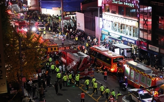 Diễn viên Hàn sống sót sau vụ giẫm đạp ở Itaewon: "Tôi không thể cứu được người mà tôi muốn giúp"