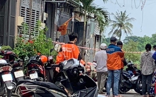 Một phụ nữ tử vong trong căn nhà bốc cháy dán bảng “tranh chấp”