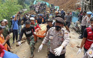 Động đất Indonesia: Thương vong lên gần 1.300, báo cáo đau lòng từ 51 trường học