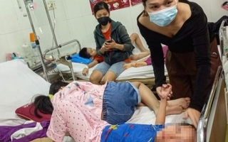 Vi khuẩn gây ngộ độc ở trường ISChool Nha Trang sống trong môi trường nào?