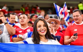 Ngắm dàn CĐV xinh đẹp của Costa Rica trên khán đài World Cup 2022