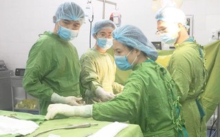 Cứu xe ôm công nghệ bị cướp đâm 6 nhát xuyên tim, thấu phổi