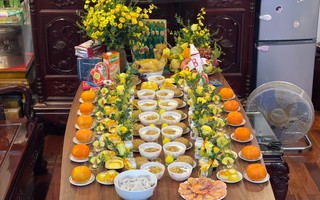 Mẹ tự tay làm tiệc thôi nôi ngập tràn sắc vàng rực rỡ cho con gái