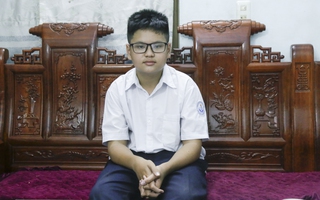 Gặp cậu bé 12 tuổi cứu người đàn ông mắc kẹt trên đường ray: “Dù rất sợ hãi nhưng cháu nghĩ nếu cứ đứng nhìn, chắc chắn bác ấy sẽ gặp nạn”