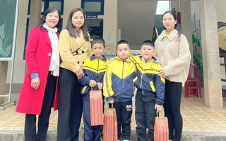 3 học sinh Quảng Trị trả lại xấp tiền nhặt được cho người đánh rơi