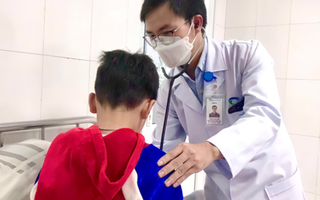 Thèm ngọt, sụt cân, bé 6 tuổi nguy kịch vì đái tháo đường