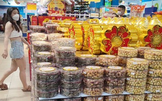 Chưa Tết, hàng hóa nhấp nhổm tăng giá