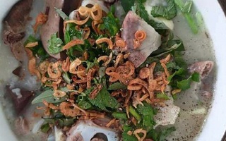 Cháo lòng đụng lợn cuối năm