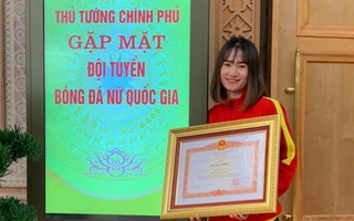 Thủ môn Lại Thị Tuyết chia sẻ ảnh ngày Thủ tướng gặp mặt đội tuyển nữ, đánh dấu kỷ niệm trong sự nghiệp bóng đá