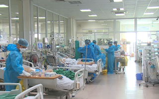 Những chiến sĩ áo trắng kiên cường