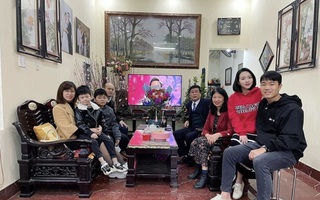 Vợ chồng Xuân Trường - Nhuệ Giang khoe ảnh đón Tết, hiếm hoi khoe khoảnh khắc đại gia đình cùng nhau
