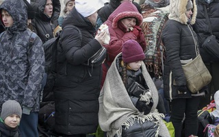 Nga mở hành lang nhân đạo hàng ngày để người dân từ Ukraine sơ tán